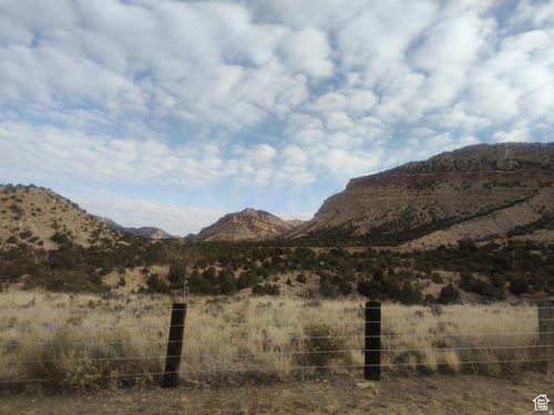 107-257 W 400 N, East Carbon, UT, 84520-2010 | Card Image
