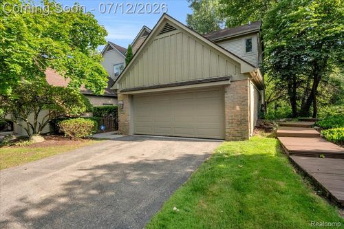 37418 Legends Trail Dr, Farmington Hills, MI, 48331-1158 | Card Image