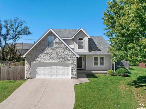 1310 Pin Oak Cir, Ottawa, KS, 66067-3275 | Card Image