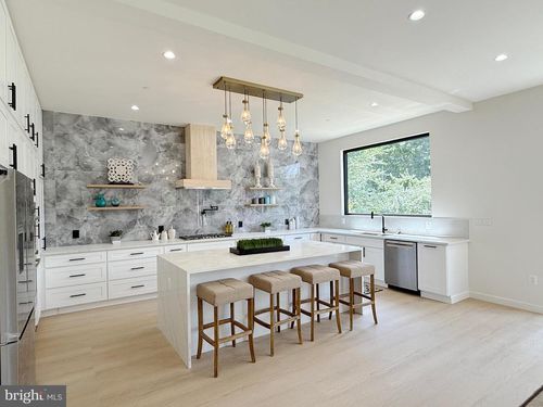 8908 Mohawk Ln, BETHESDA, MD, 20817-3520 | Card Image