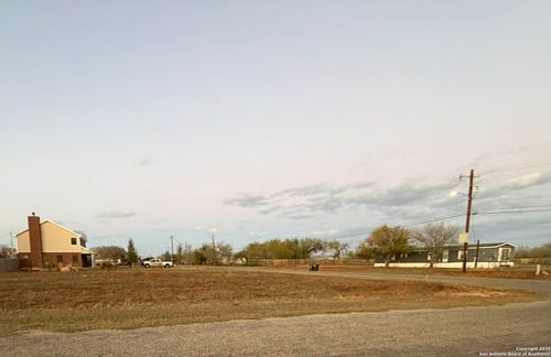 15/14 Merle St, Dilley, TX, 78017 | Card Image