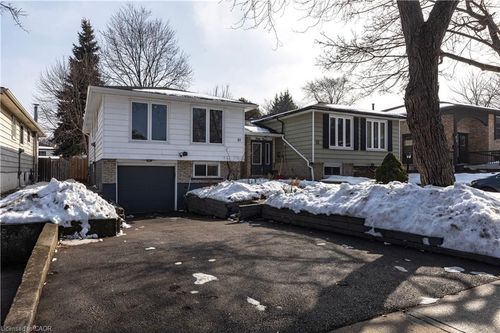 51 Fonthill Rd, Hamilton, ON, L9C6A1 | Card Image