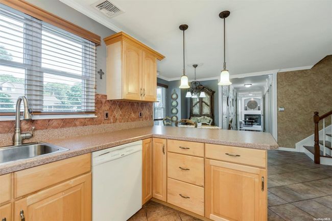 136 Mccarthy Ln, House other with 3 bedrooms, 2 bathrooms and null parking in Great River NY | Image 13