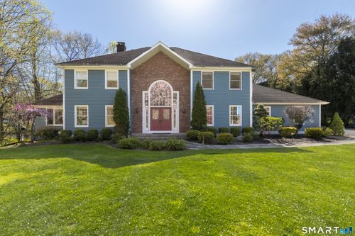 3 Crescent Ln, Trumbull, CT, 06611-1063 | Card Image