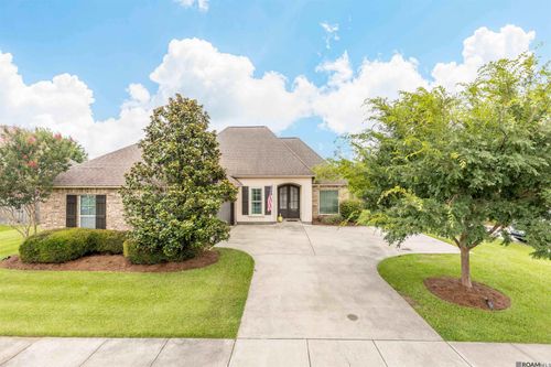 2953 Majestic Oaks Ave, Zachary, LA, 70791-3188 | Card Image
