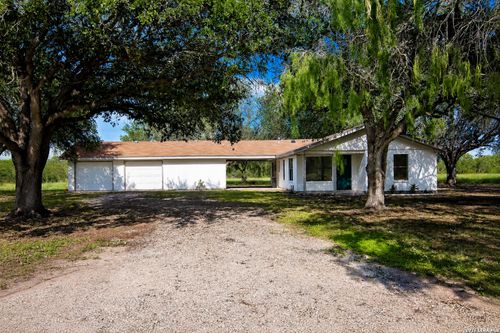 202 Ranch Rd, Mathis, TX, 78368-4085 | Card Image