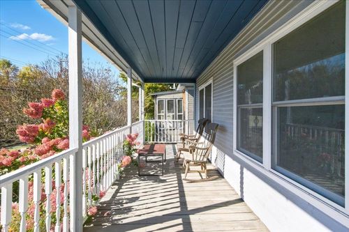 16 Railroad St, Waterbury, VT, 05676-1413 | Card Image