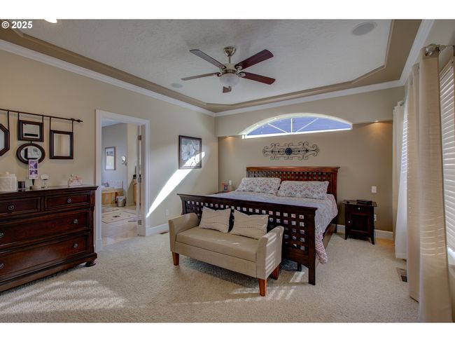 459 Oak Valley Loop, House other with 4 bedrooms, 4 bathrooms and 3 parking in Winchester OR | Image 18