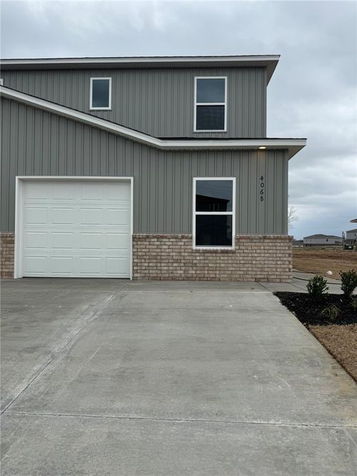 406 B W Cloud Drive, Siloam Springs, AR, 72761 | Card Image