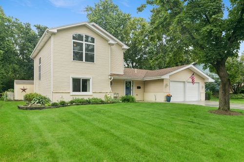 2S155 Mayfield Ln, Glen Ellyn, IL, 60137-7017 | Card Image