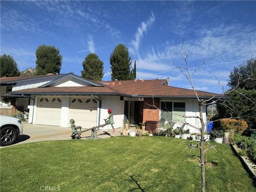 19335 Oak Crossing Rd, Newhall, CA, 91321-1458 | Card Image