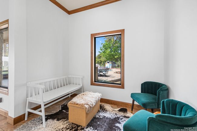 Sitting area | Image 34
