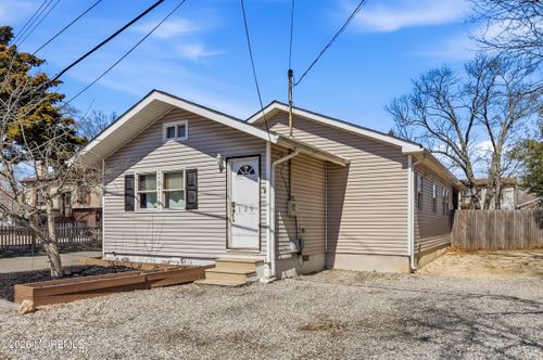 129 E Long Branch Ave, Ocean Gate, NJ, 08740-1343 | Card Image