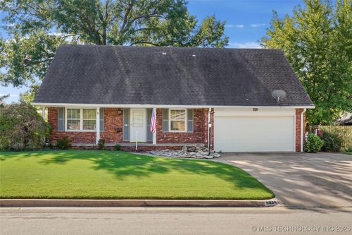 5934 E 48th St, Tulsa, OK, 74135-6849 | Card Image