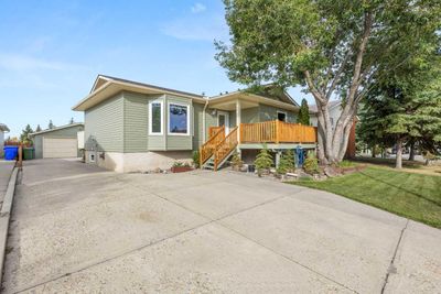 25 Beech Cres, House detached with 4 bedrooms, 2 bathrooms and 6 parking in Olds AB | Image 2