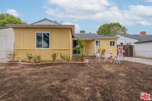  Hart Street, Reseda, CA, 91335 | Card Image