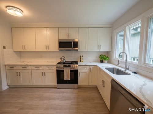 g-8 Lyle Ct, Farmington, CT, 06032-3588 | Card Image