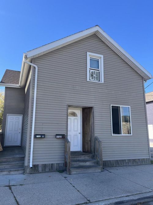 1122 S 10th Street, Manitowoc, WI, 54220 | Card Image