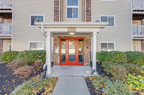 120 Carrington Ln, Loveland, OH, 45140-7359 | Card Image