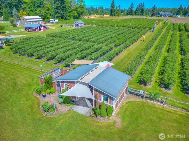 23206 Se 448 Th St, Home with 3 bedrooms, 3 bathrooms and 8 parking in Enumclaw WA | Image 23