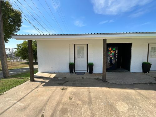 501 W Garland St, Grand Saline, TX, 75140-1601 | Card Image