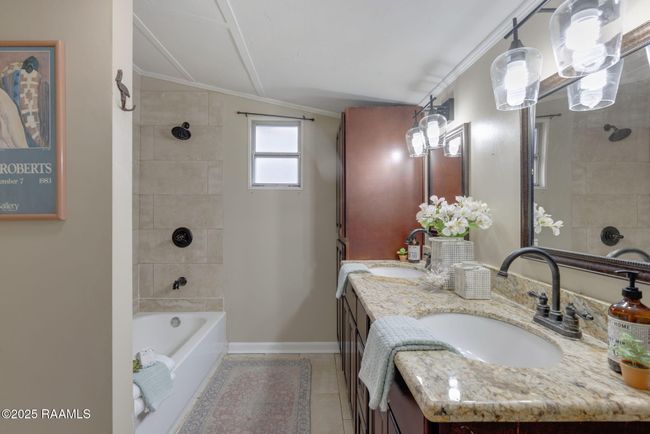 primary bath ensuite | Image 19