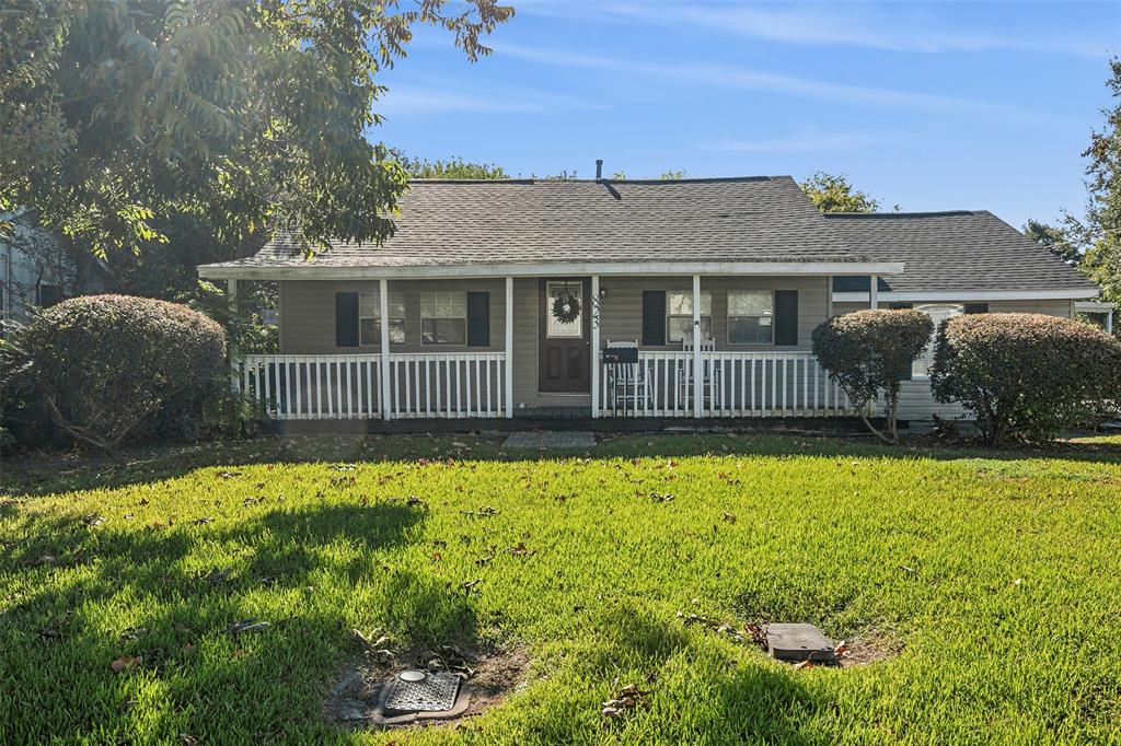 Boston Ave, Nederland, TX 77627