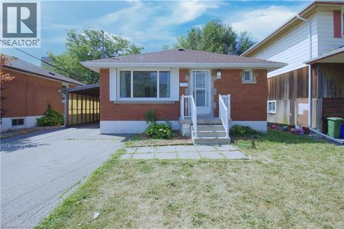 1-696 9th Ave, Hamilton, ON, L8T1Z9 | Card Image