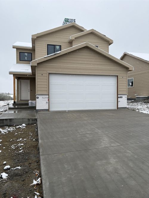 2065 Heathrow Ave, Casper, WY, 82609-3932 | Card Image