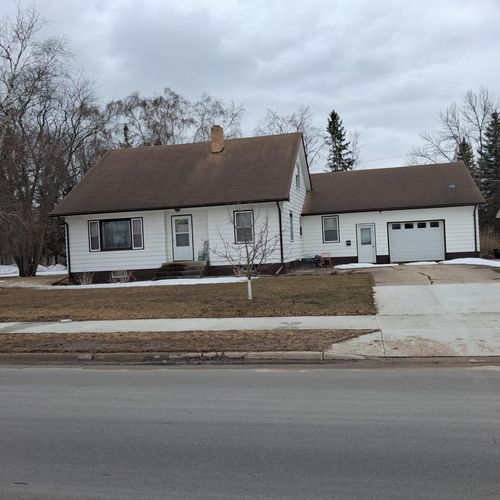 912 3rd St Ne, Roseau, MN, 56751-1208 | Card Image
