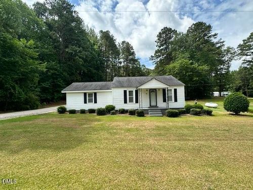 560 Clyde Pearce Rd, Zebulon, NC, 27597-7771 | Card Image