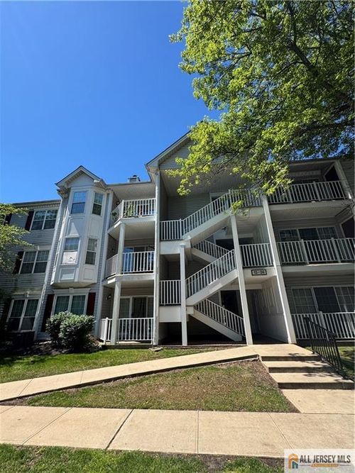 7 Sheffield Ct, North Brunswick, NJ, 08902-4294 | Card Image