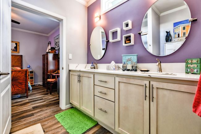 on-suite bathroom | Image 18