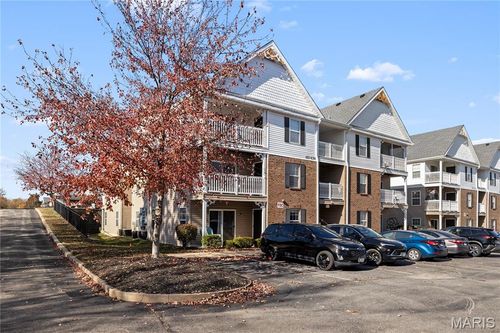 412 Saravalle Dr, Saint Peters, MO, 63376-8203 | Card Image