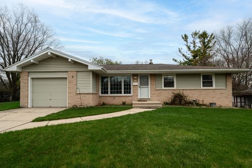 5207 Oakton Ln, Greendale, WI, 53219 | Card Image