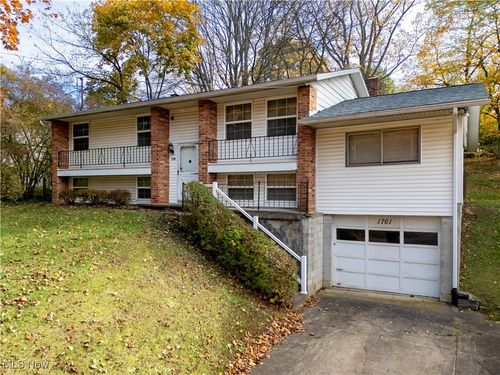 1761 Woodcrest Dr, Wooster, OH, 44691-2556 | Card Image