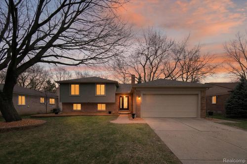 45459 Brunswick Dr, Canton, MI, 48187-1528 | Card Image