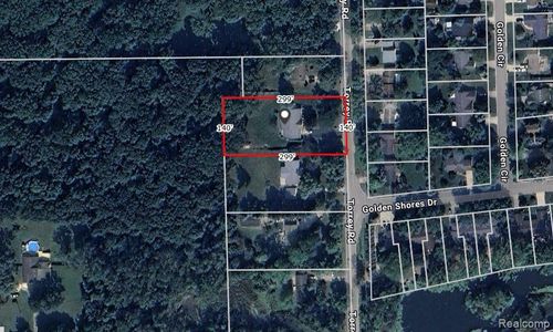 13296 Torrey Rd, Fenton, MI, 48430-1038 | Card Image