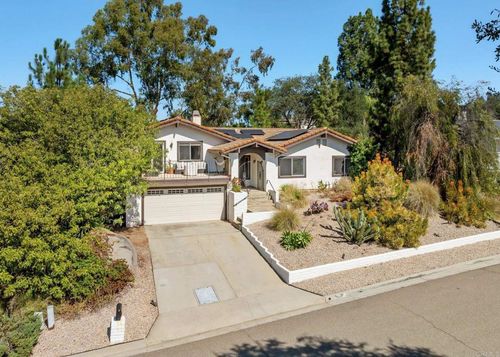 10512 Moon View Way, Escondido, CA, 92026-6943 | Card Image