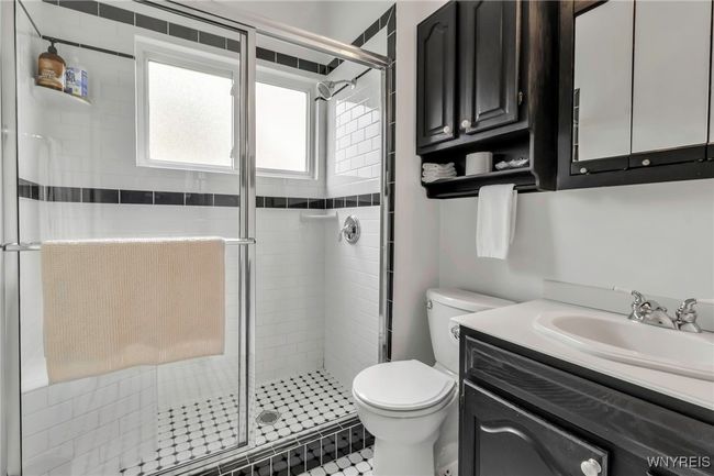 1st fl bath | Image 21