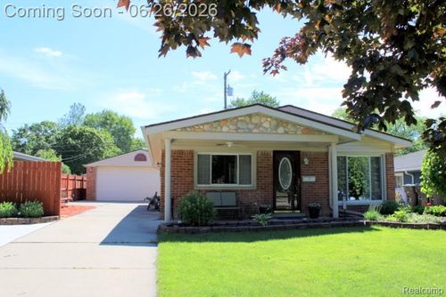 8951 Stevens St, Taylor, MI, 48180-2930 | Card Image