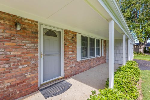 7 Pheasant Ct, Stony Brook, NY, 11790-2622 | Card Image