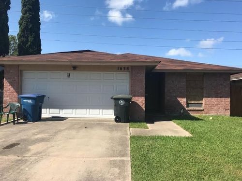 1638 El Monte St, Corpus Christi, TX, 78417-2905 | Card Image