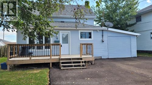 6 Canary Cres, Wallaceburg, ON, N8A1A5 | Card Image