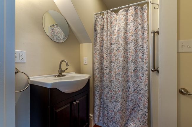 9 Swamscott St, House other with 6 bedrooms, 5 bathrooms and null parking in Newfields NH | Image 39