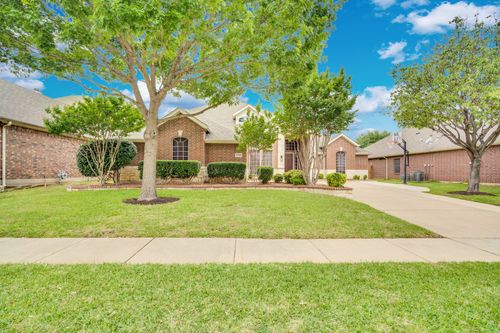 8204 Wildrock Dr, Arlington, TX, 76001-2944 | Card Image