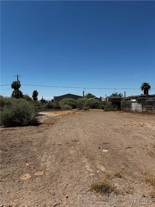 2200 E Mustang Dr, Mohave Valley, AZ, 86440-9385 | Card Image