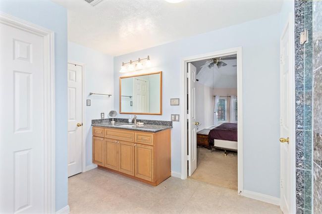 His and her vanities | Image 24