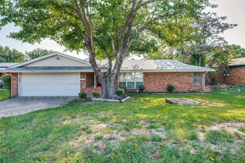 3756 N Hills Dr, North Richland Hills, TX, 76117-2820 | Card Image