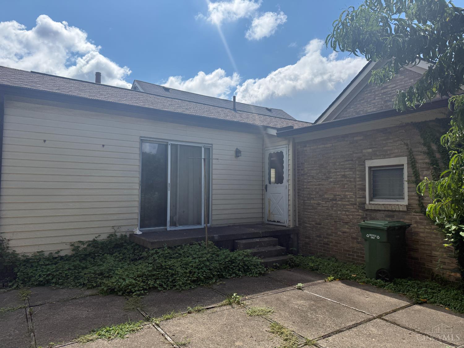 Residential in St Bernard 4